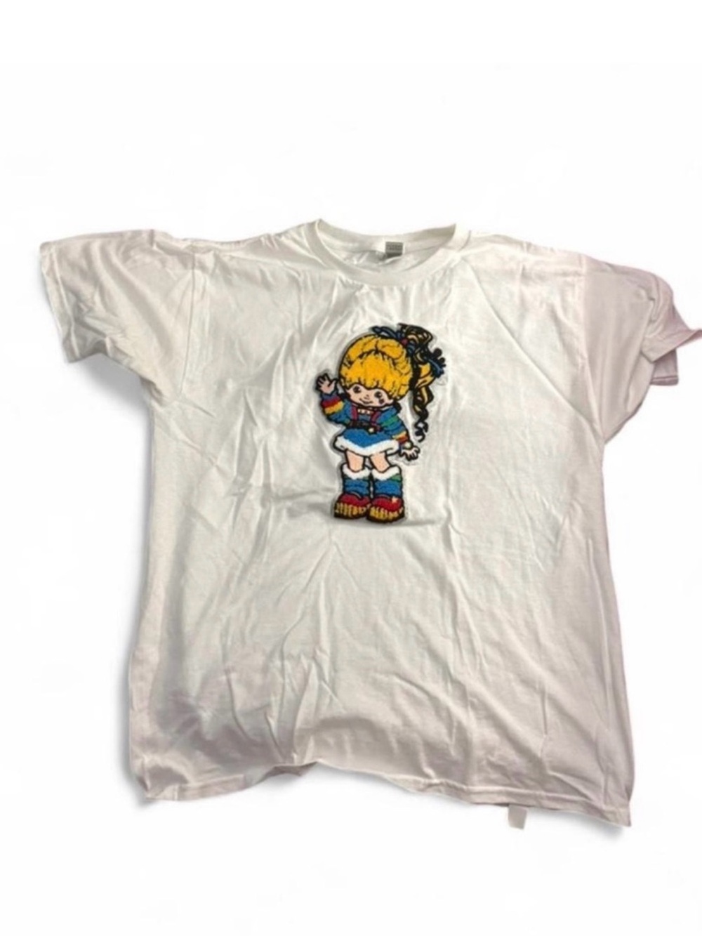 Rainbow Brite Gildan white t-shirt with a large, vibrant chenille patch youth xl